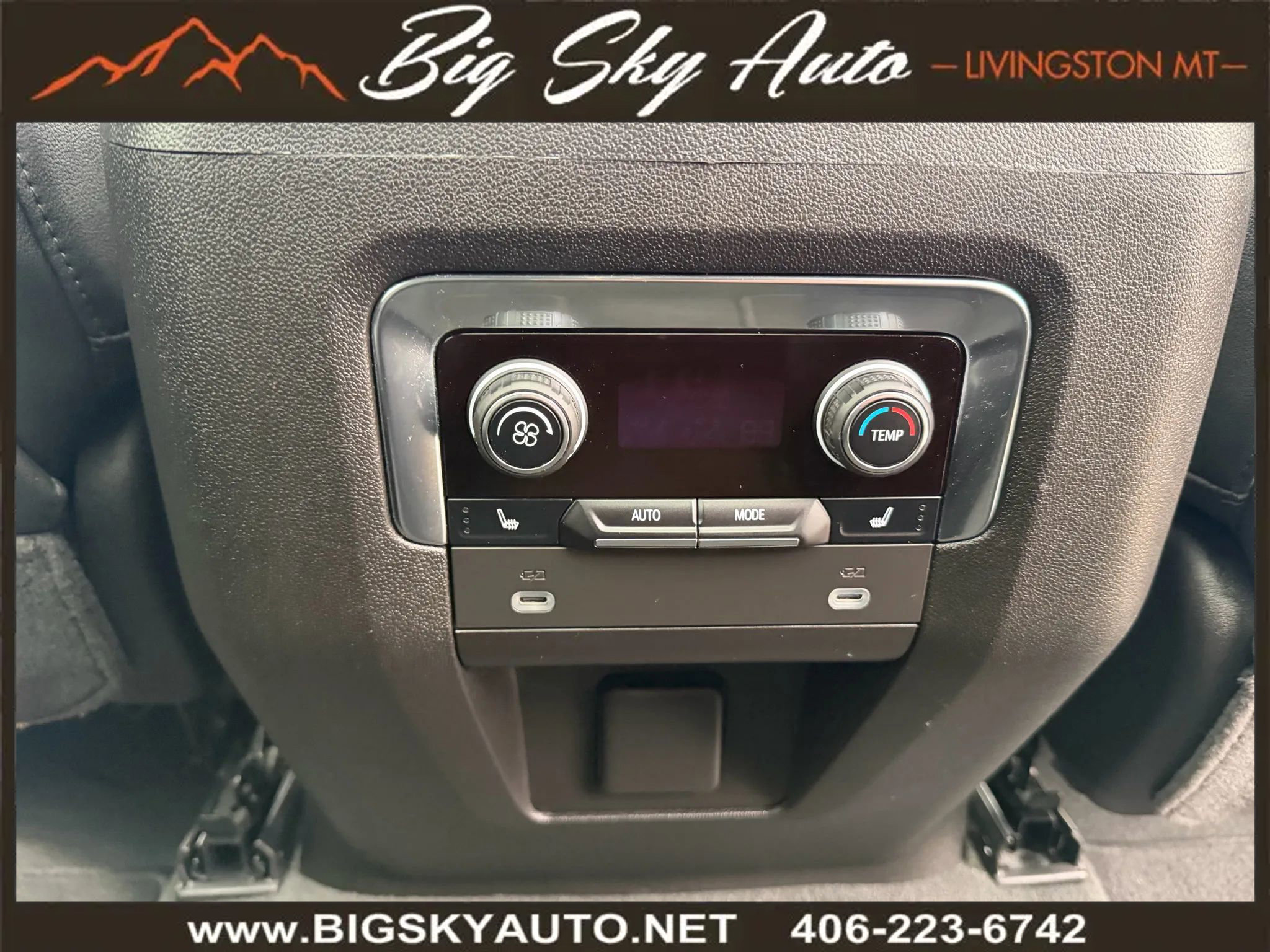 Used 2024 Chevrolet Suburban LT image 16