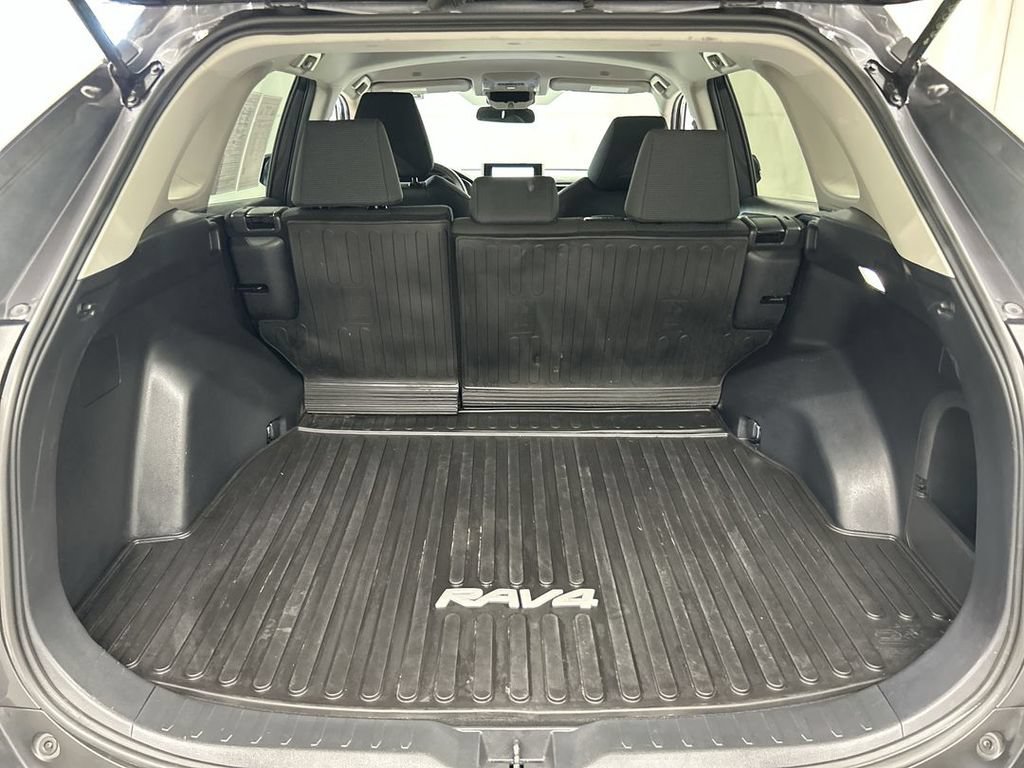 Used 2024 Toyota RAV4 LE AWD/4WD image 21
