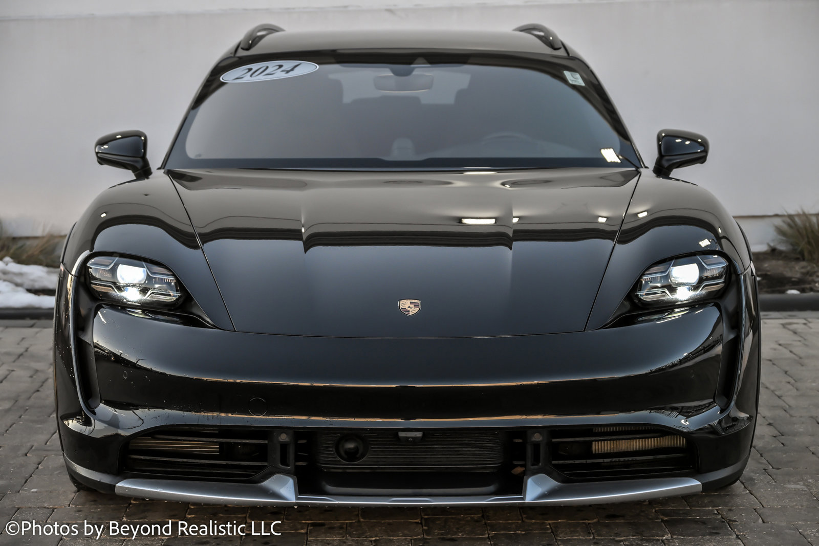 Used 2024 Porsche Taycan Turbo image 2