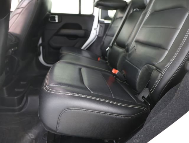 Used 2019 Jeep Wrangler Unlimited Sahara image 3