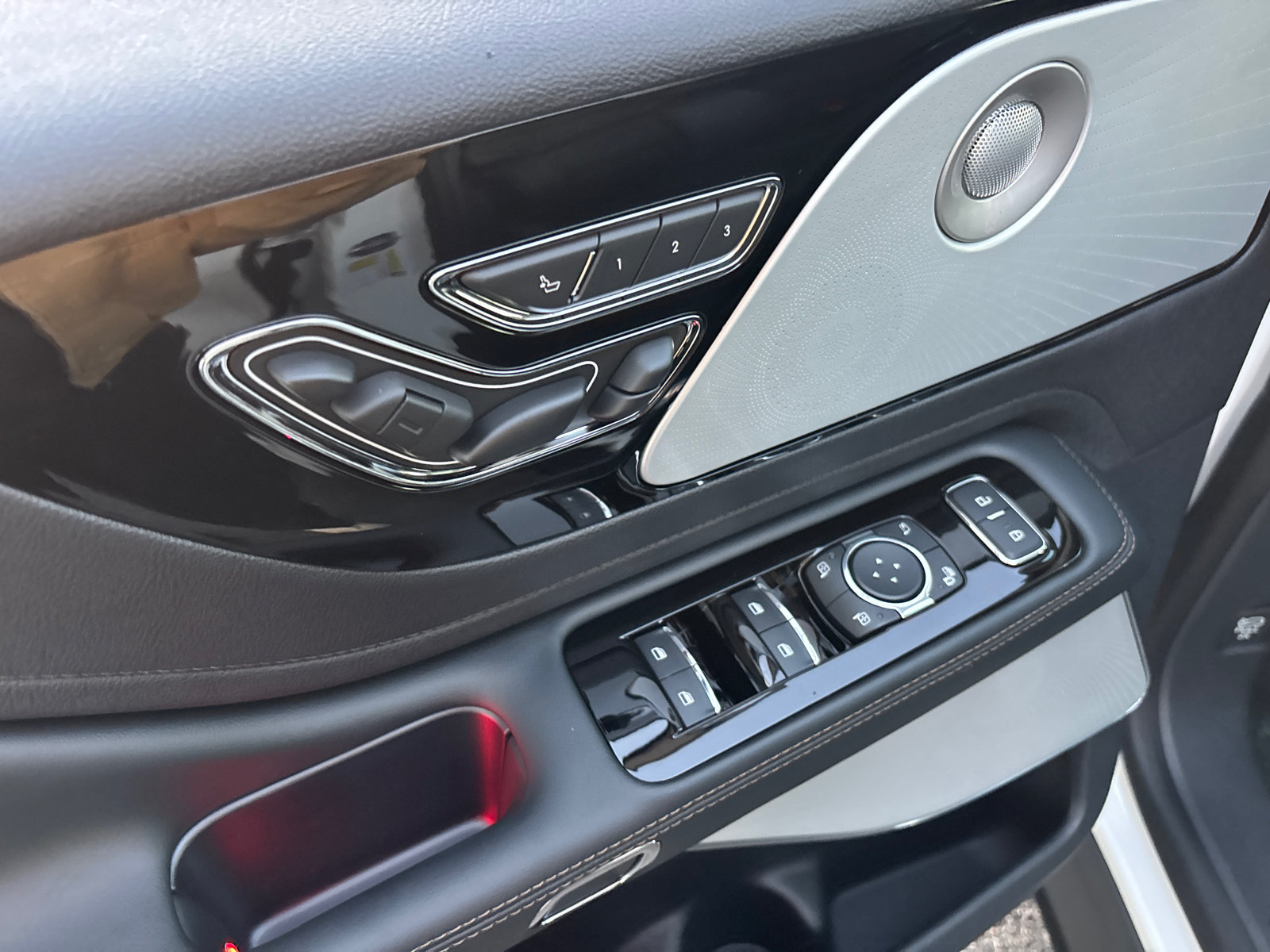 New 2027 Lincoln Aviator Reserve AWD/4WD image 12