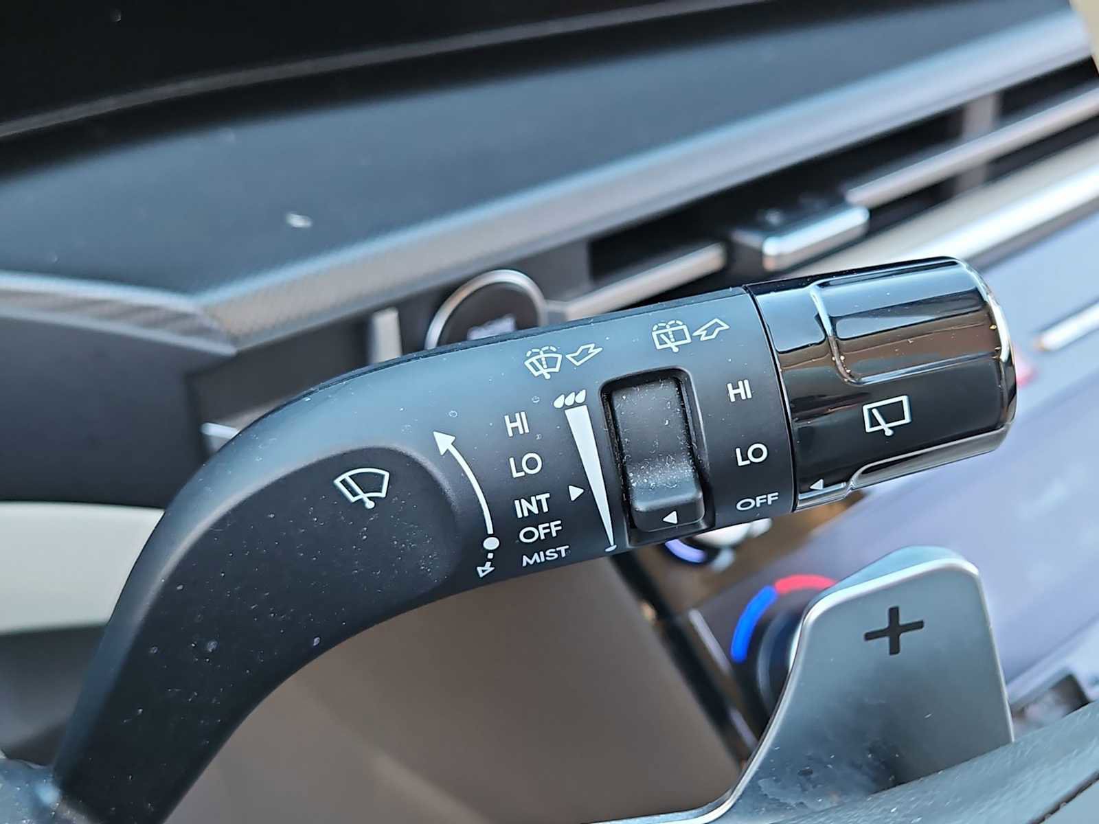 Certified 2025 Hyundai Santa Fe SEL image 25