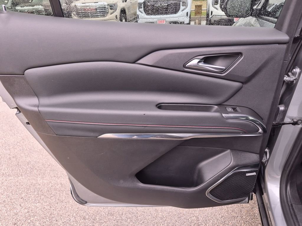 Used 2024 Chevrolet Traverse RS AWD/4WD image 33