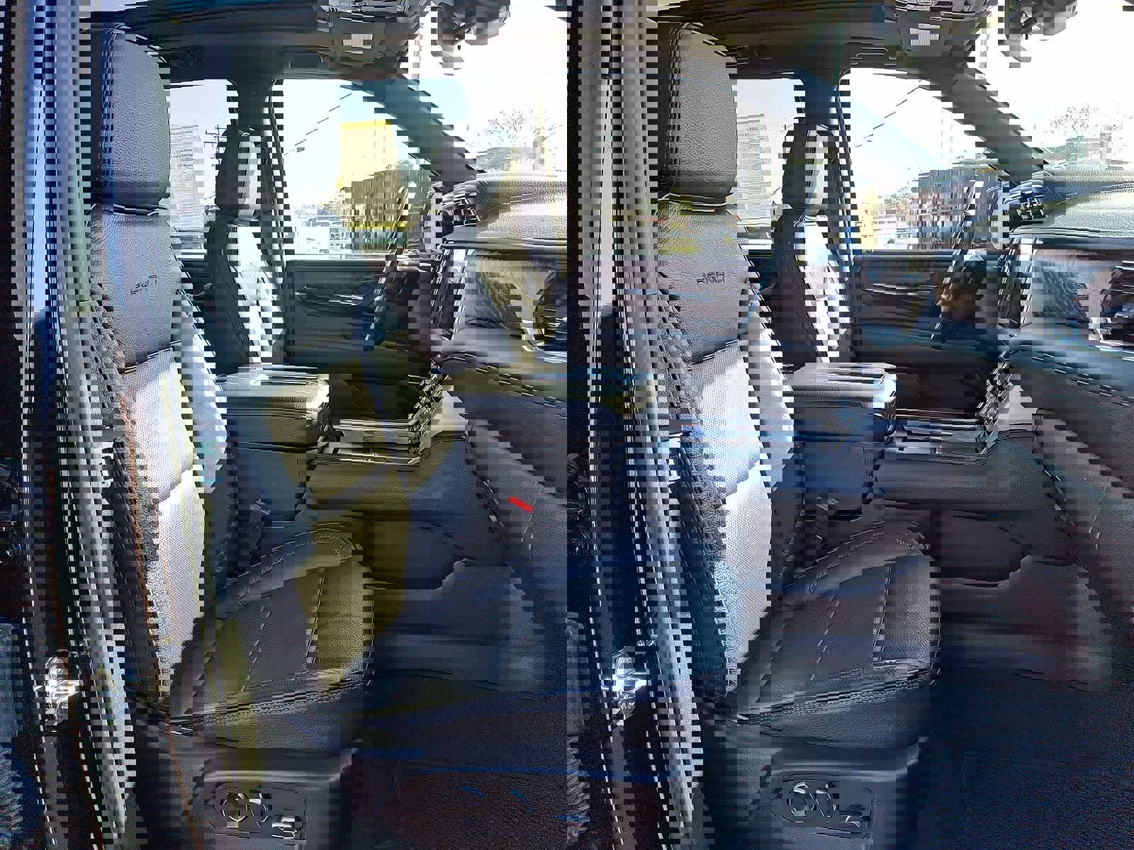 Certified 2024 GMC Yukon XL Denali image 34