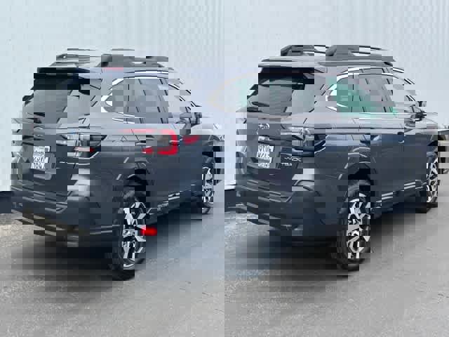 Used 2025 Subaru Outback Premium image 6