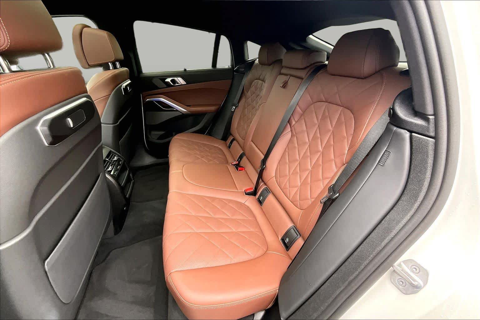 Used 2026 BMW X6 xDrive40i AWD/4WD image 21