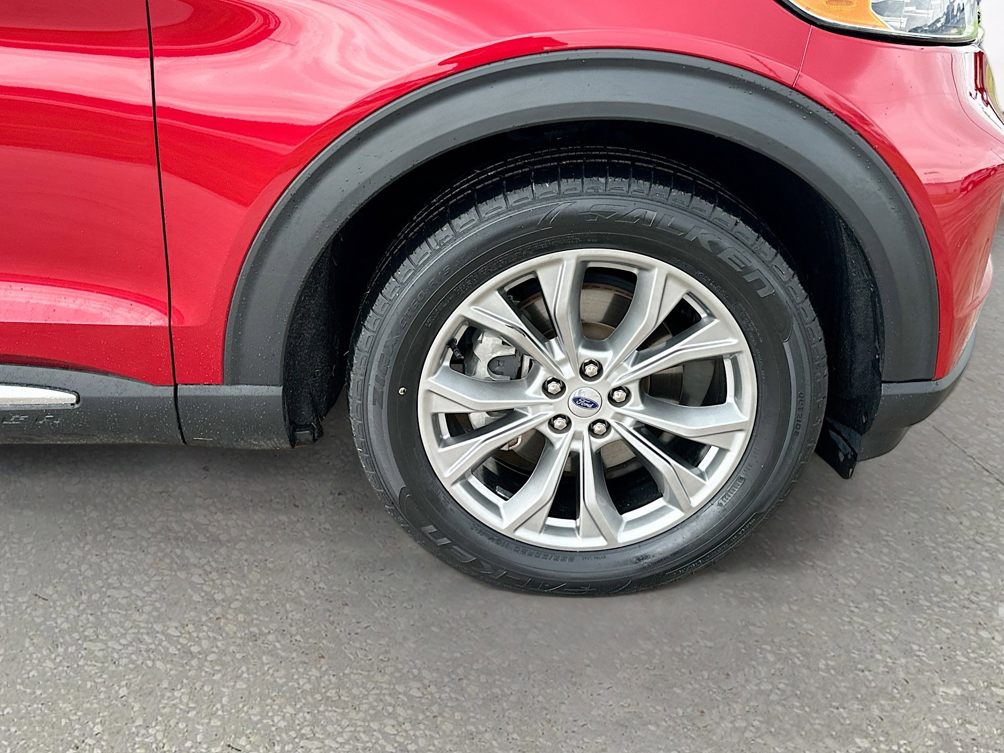 Certified 2022 Ford Explorer XLT w/ Equipment Group 202A image 31