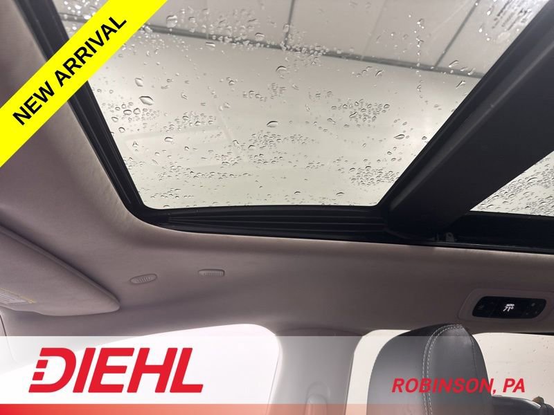 Used 2023 Chrysler Pacifica Limited w/ Uconnect Theater Family Group image 41