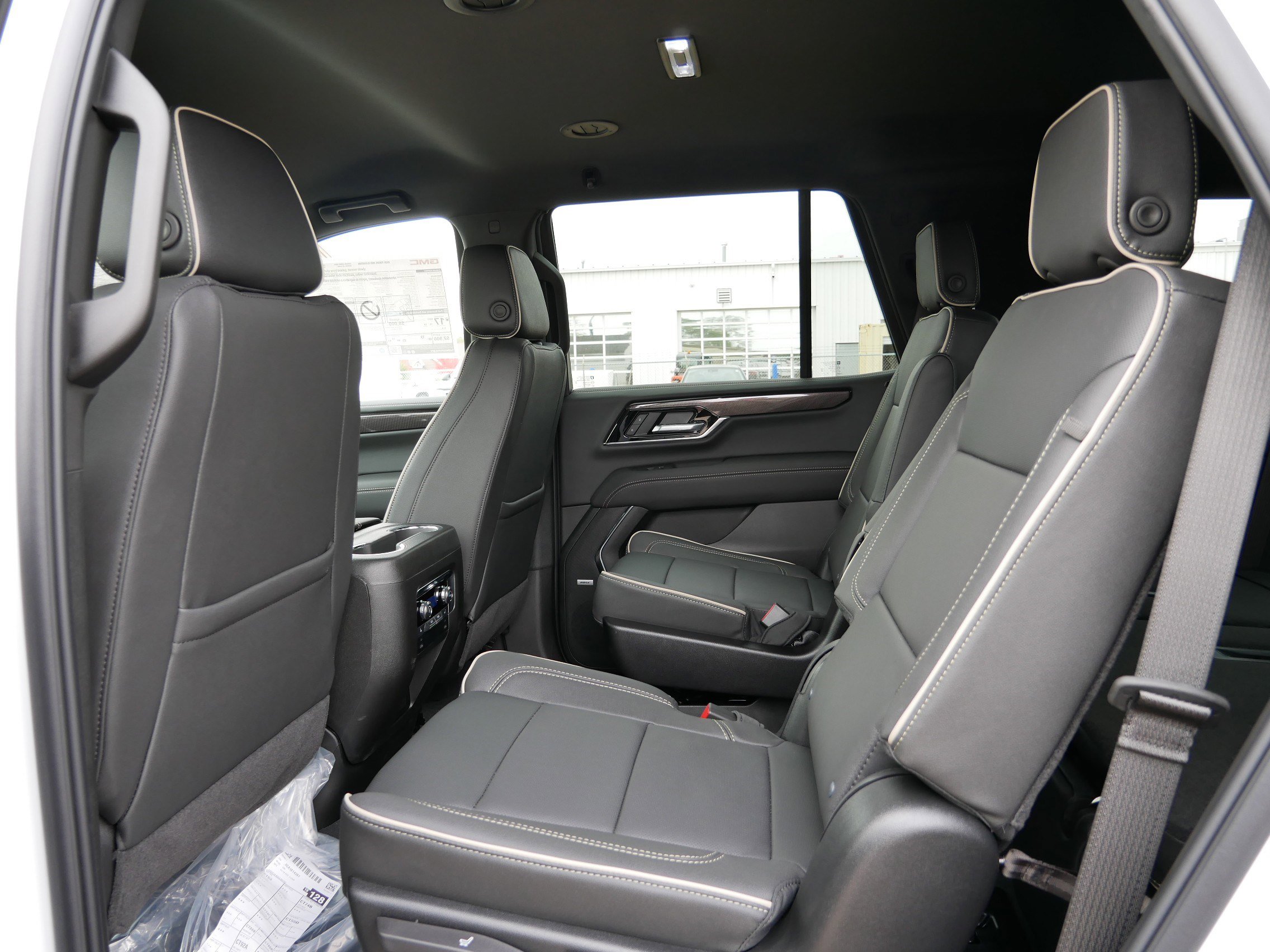 New 2026 GMC Yukon Elevation image 12