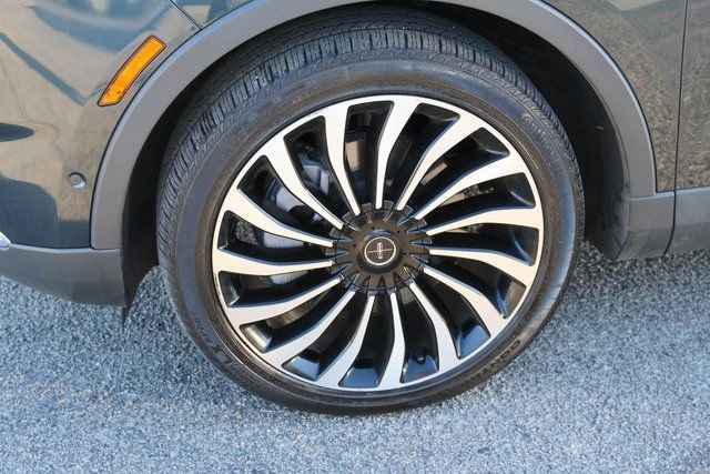 Used 2022 Lincoln Nautilus Black Label w/ Class II Trailer Tow Package image 7