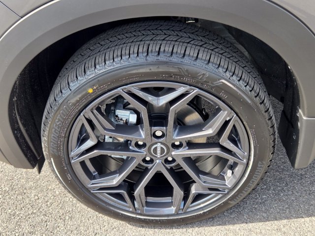 New 2027 Nissan Kicks SR w/ SR Premium Package FWD image 8