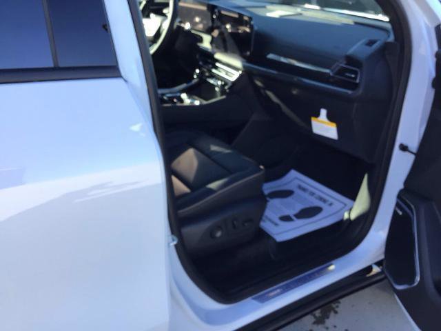 New 2026 Chevrolet Traverse High Country w/ LPO, Floor Liner Package image 16