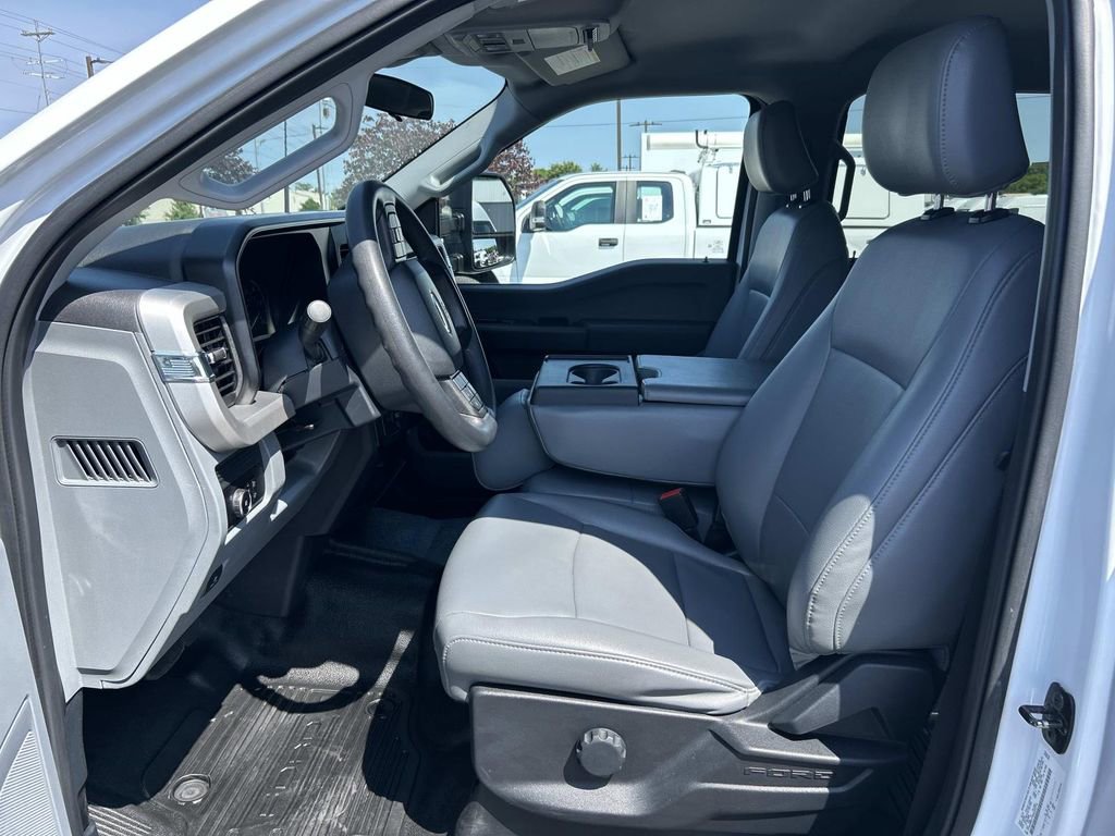 Used 2024 Ford F550 4x4 Crew Cab Super Duty image 21