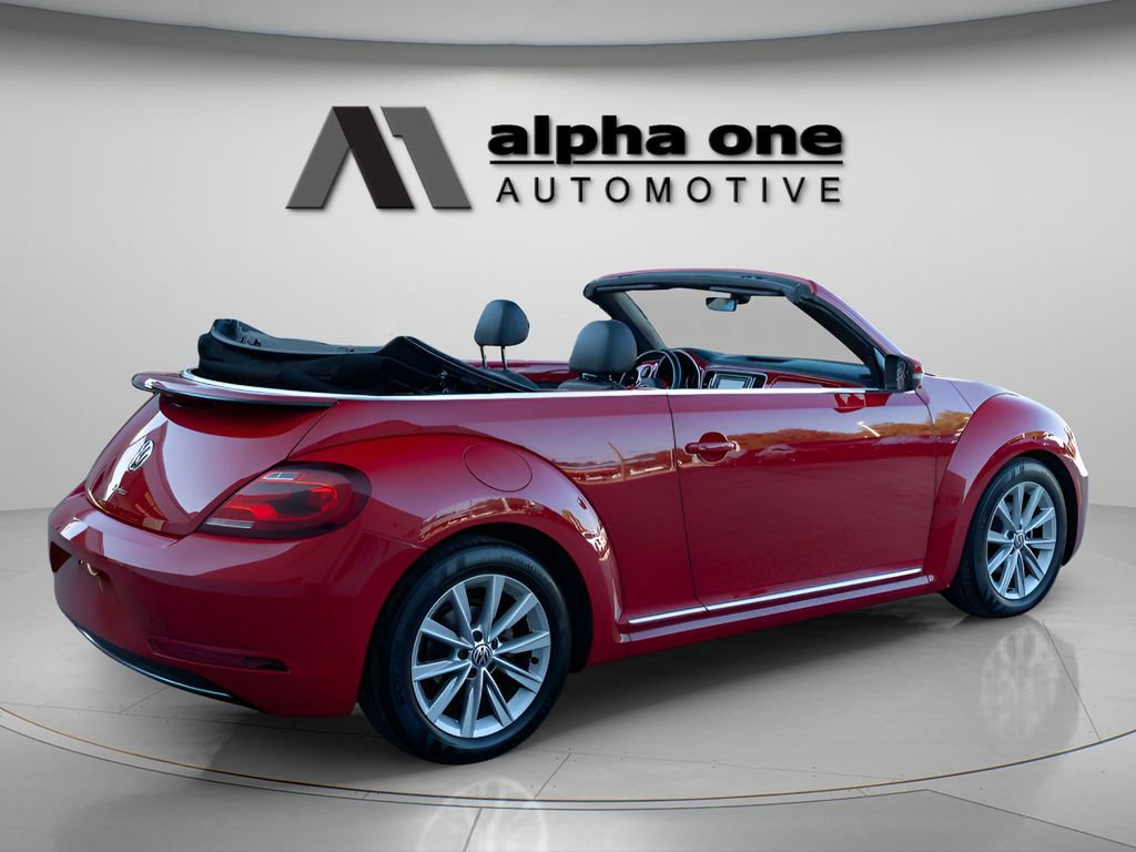 Used 2018 Volkswagen Beetle 2.0T S w/ Style & Comfort Package FWD image 5