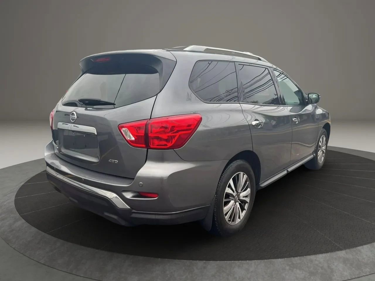 Used 2019 Nissan Pathfinder S image 5