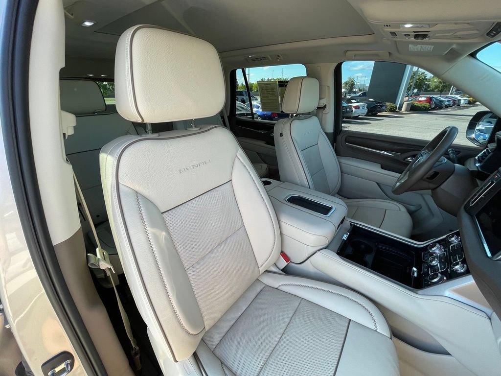 Used 2023 GMC Yukon Denali AWD/4WD image 32