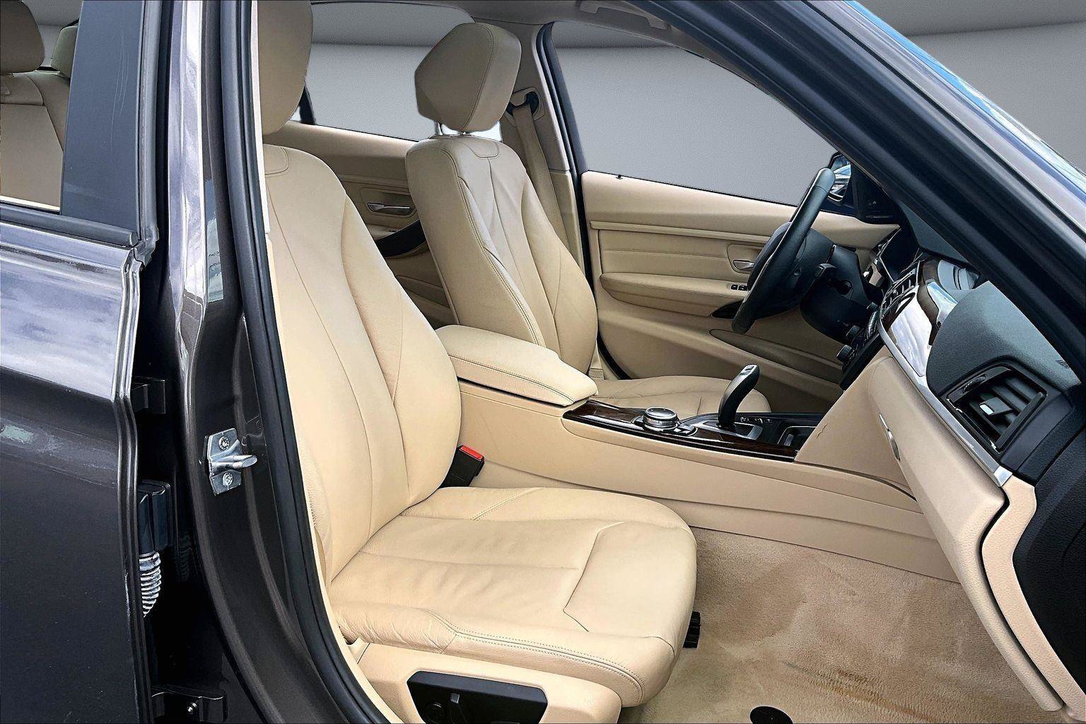 Used 2014 BMW 328i xDrive Sedan AWD/4WD image 28