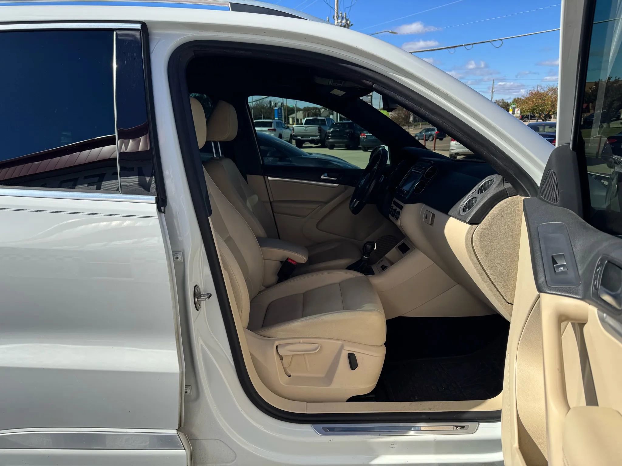 Used 2016 Volkswagen Tiguan R-Line image 26