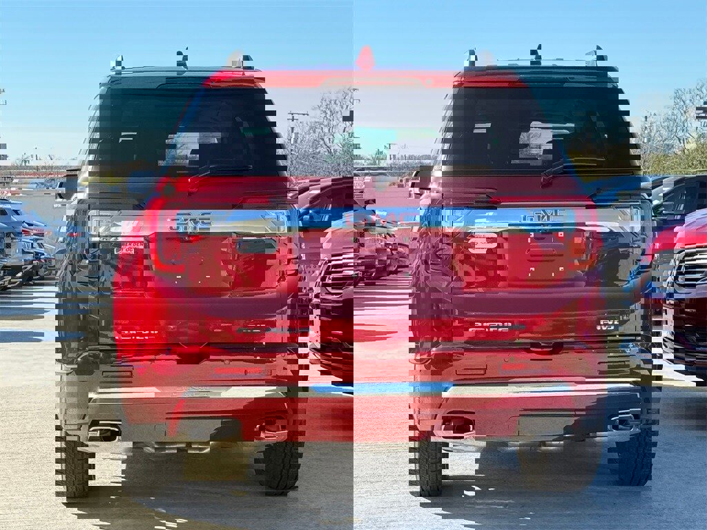 Used 2023 GMC Acadia Denali w/ Denali Ultimate Package image 8