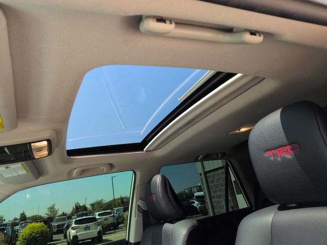 Used 2023 Toyota 4Runner TRD Off-Road Premium w/ Moonroof Package AWD/4WD image 22