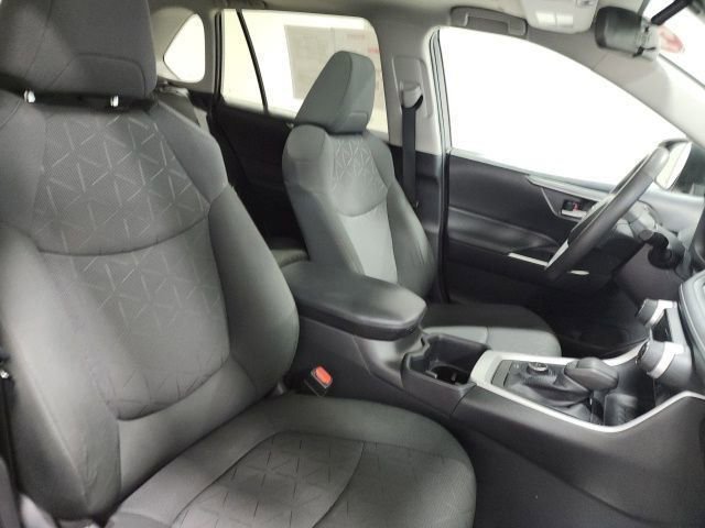 Used 2024 Toyota RAV4 XLE w/ Convenience Package image 17