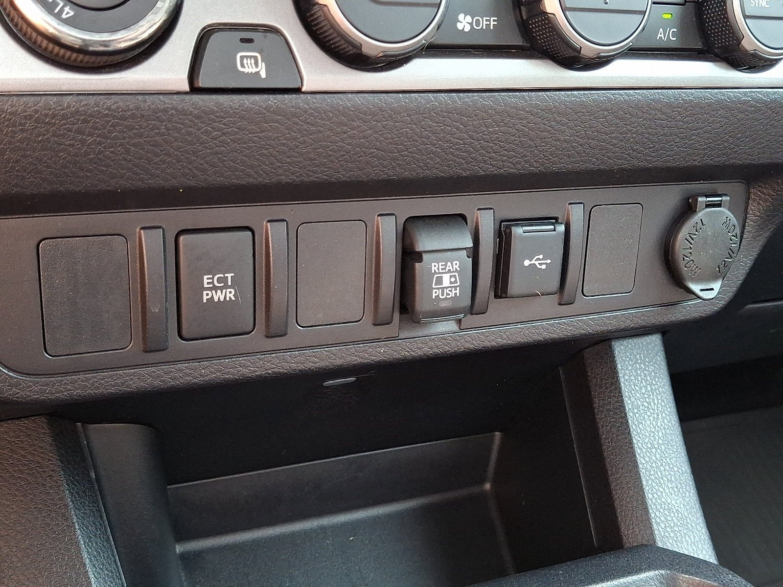 Certified 2023 Toyota Tacoma SR5 AWD/4WD image 23