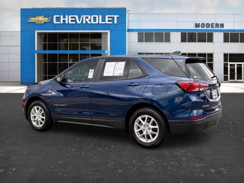 Used 2022 Chevrolet Equinox LS AWD/4WD image 3
