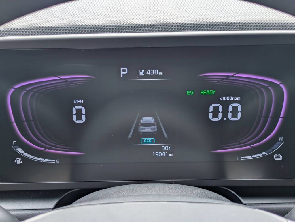 Used 2025 Kia Niro LX FWD image 16