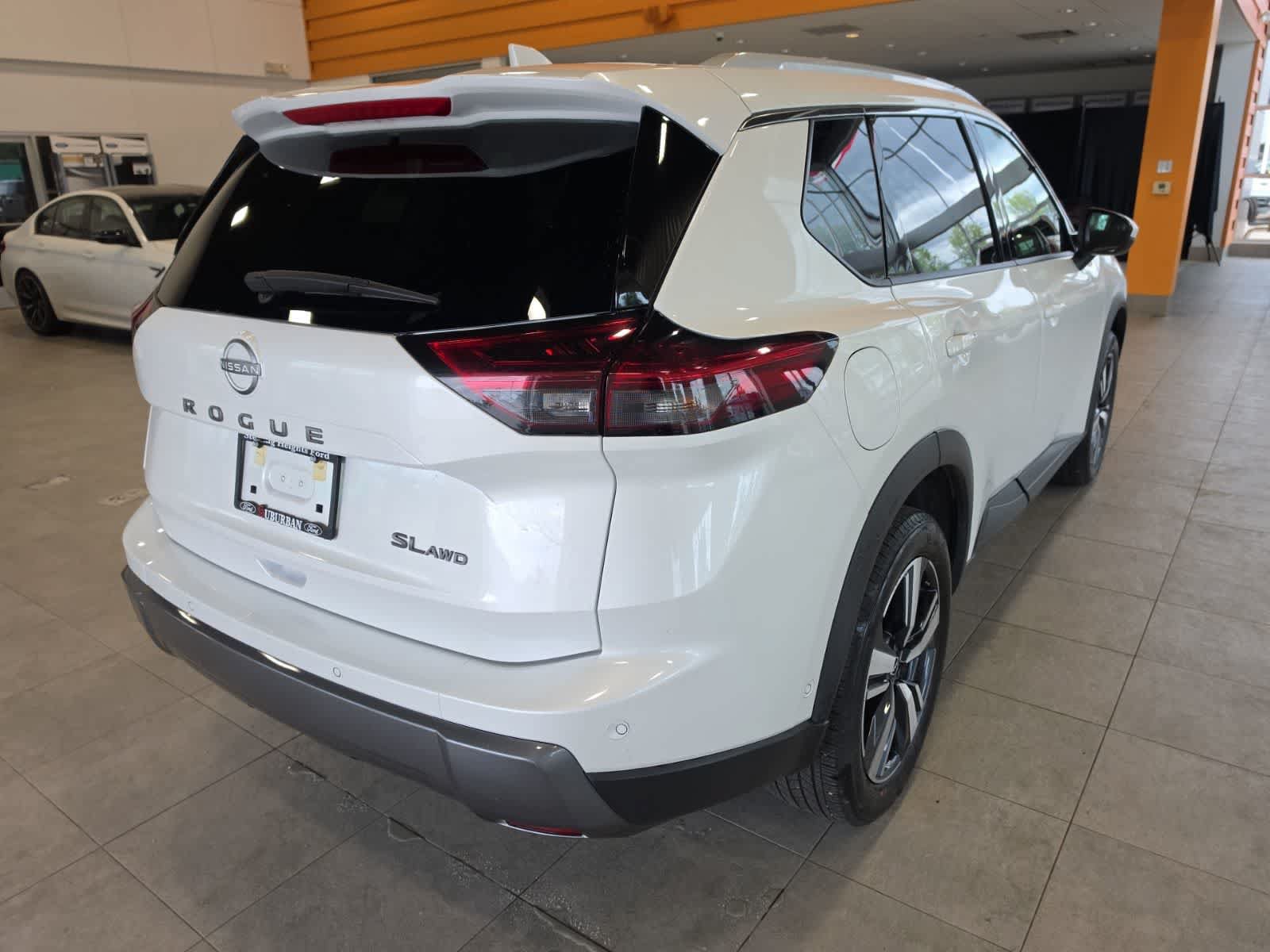 Used 2026 Nissan Rogue SL AWD/4WD image 8