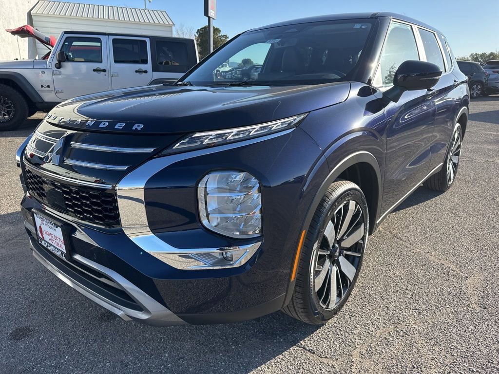 New 2026 Mitsubishi Outlander SE FWD image 3