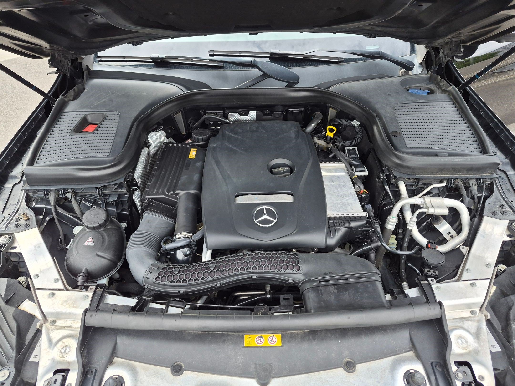 Used 2017 Mercedes-Benz GLC 300 4MATIC Coupe image 31
