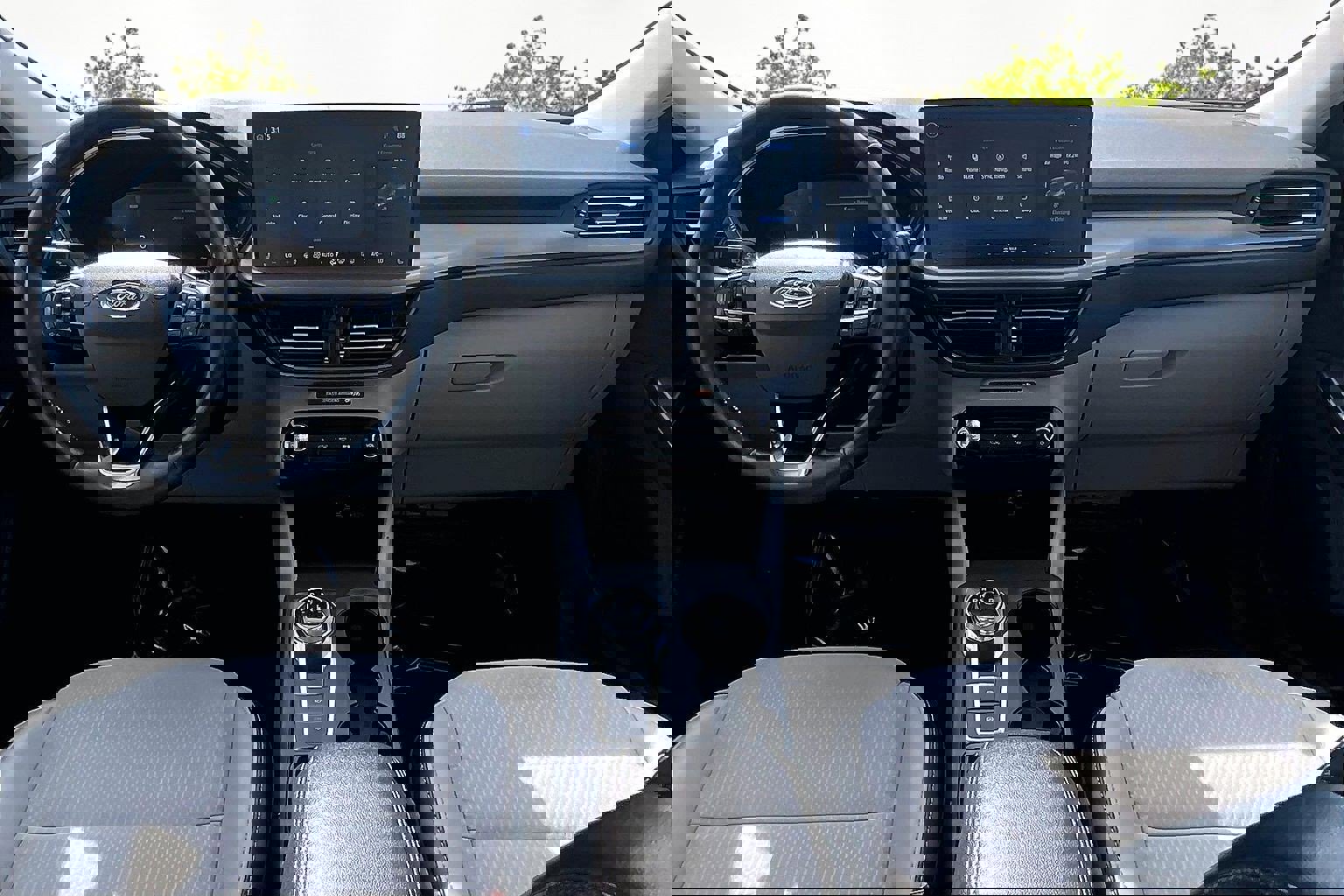 Used 2025 Ford Escape SE image 16