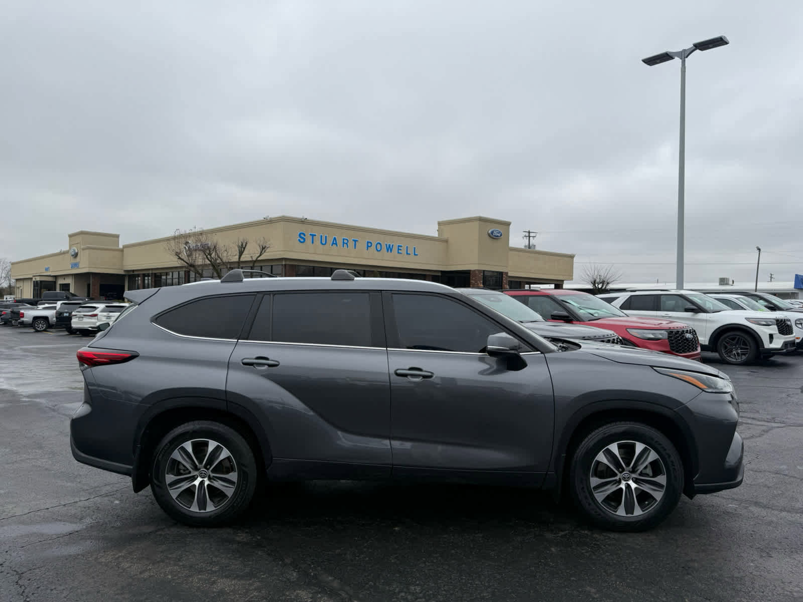 Used 2021 Toyota Highlander XLE image 21