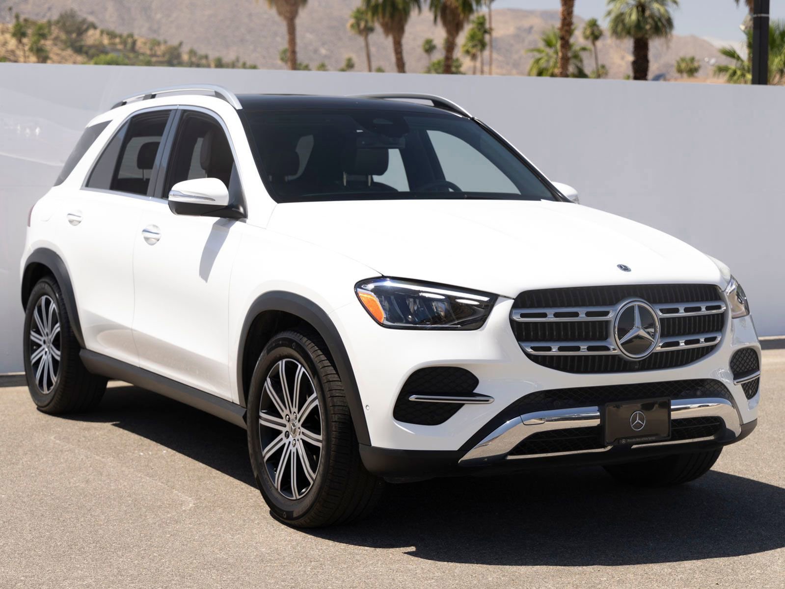 Used 2024 Mercedes-Benz GLE 350 4MATIC image 2