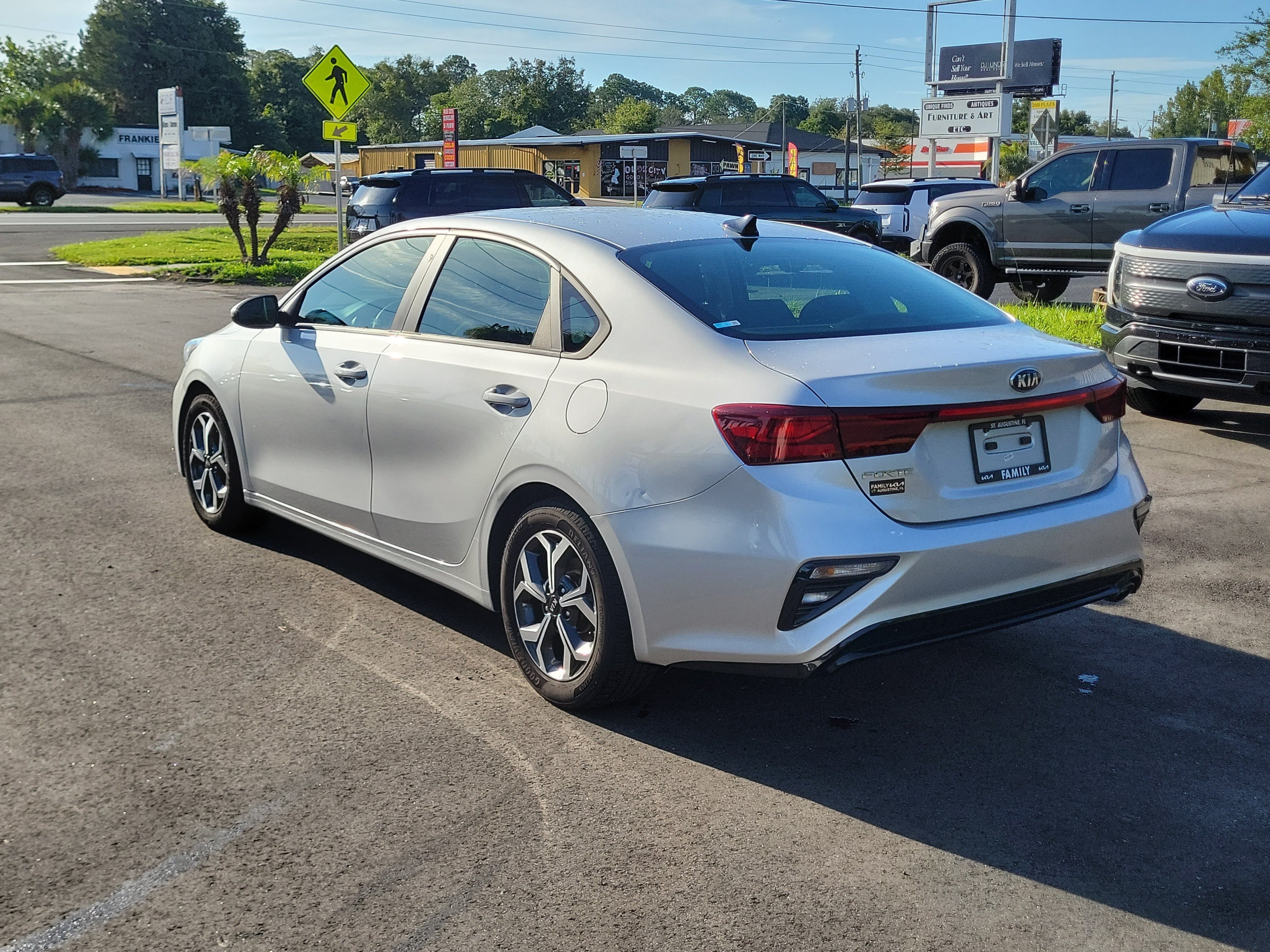 Used 2020 Kia Forte LXS FWD image 4