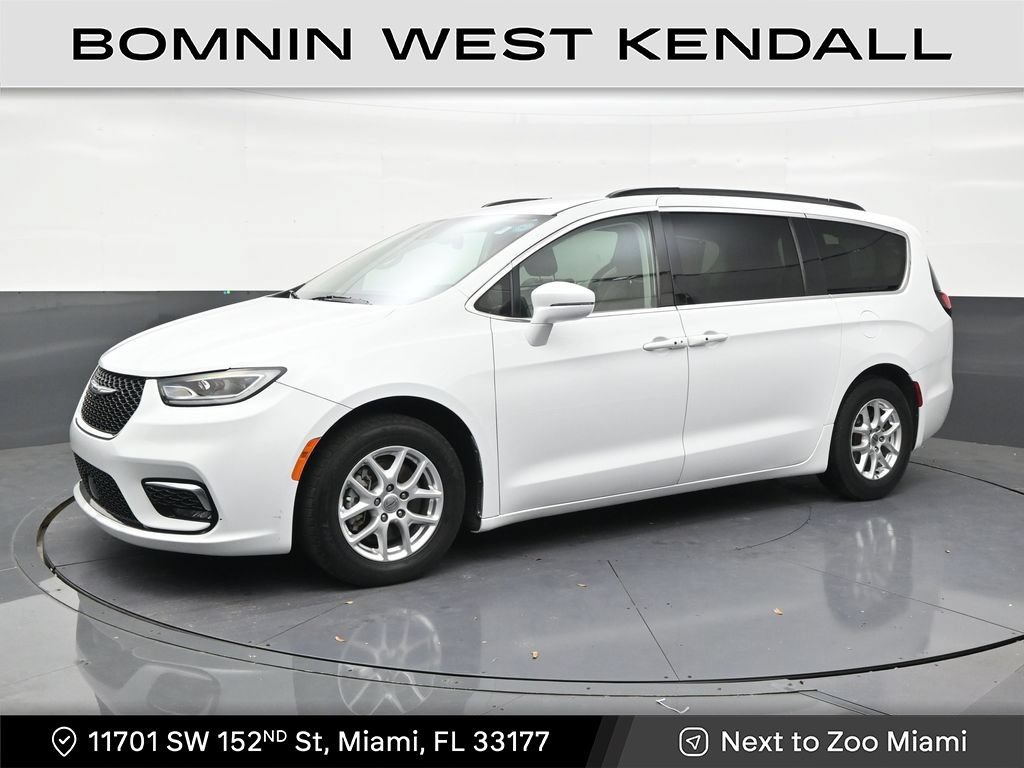 Used 2022 Chrysler Pacifica Touring-L FWD image 1