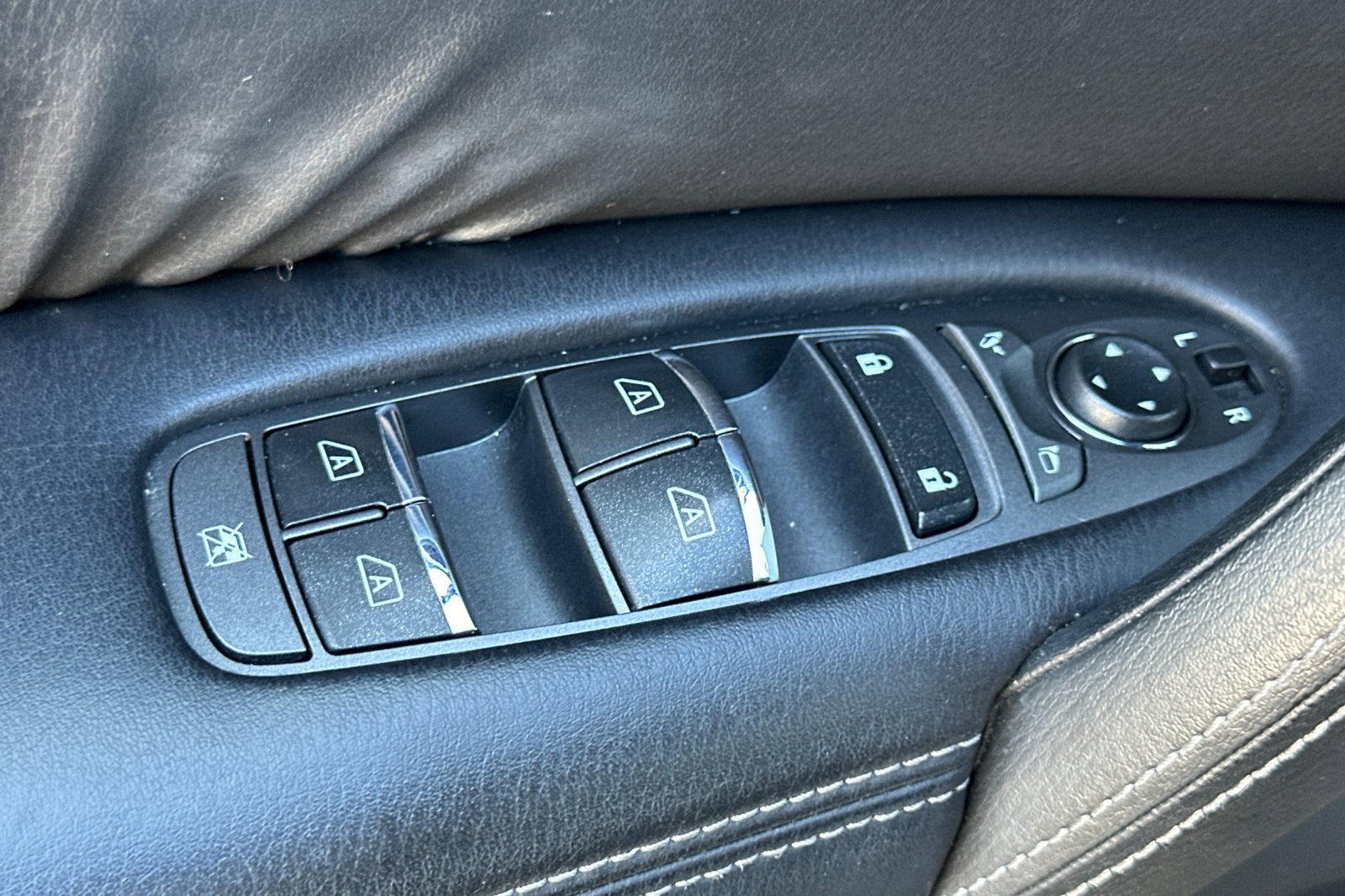 Used 2017 Nissan Armada Platinum w/ Captain Seat Package image 12