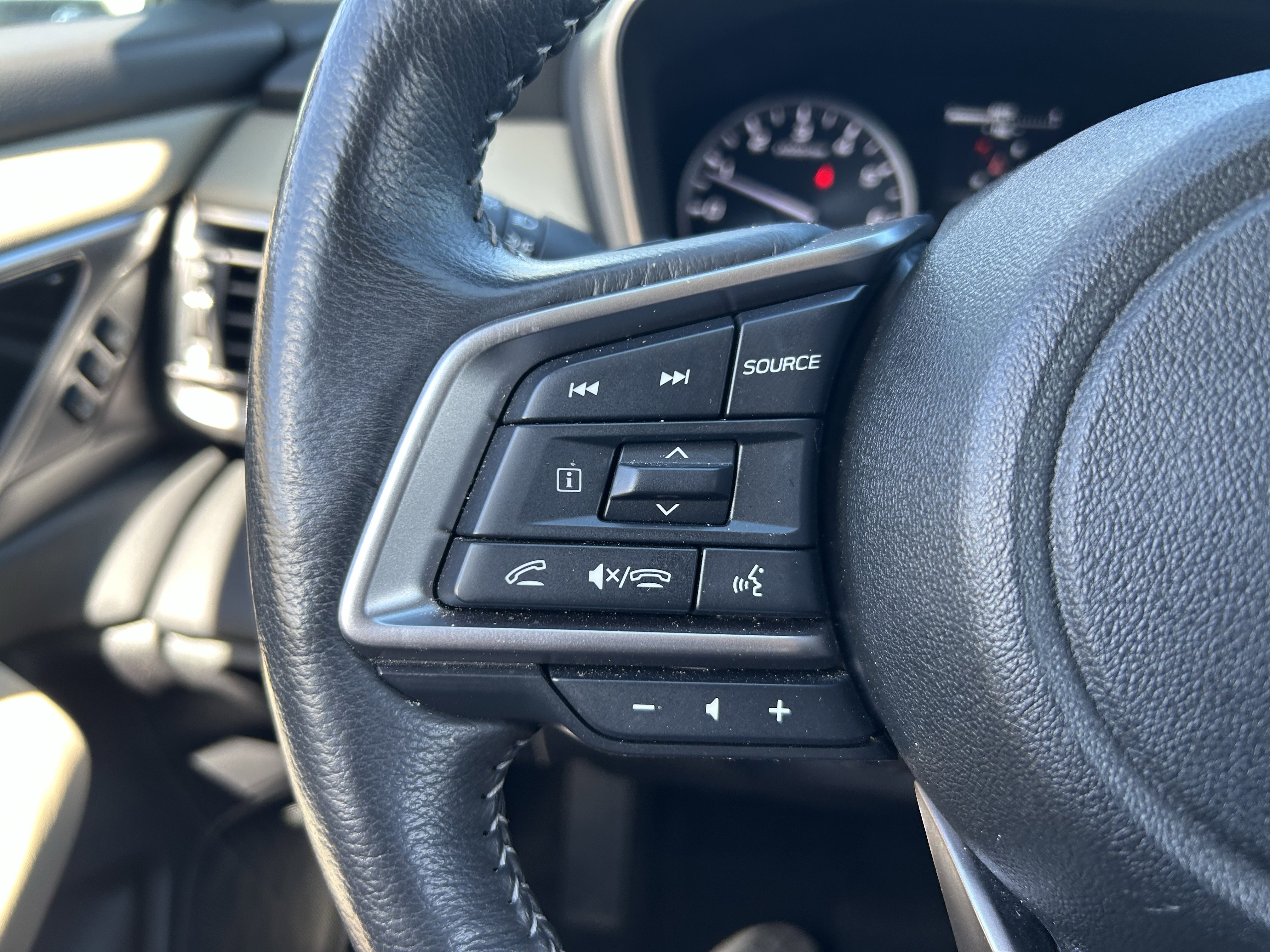 Used 2023 Subaru Outback Limited image 18