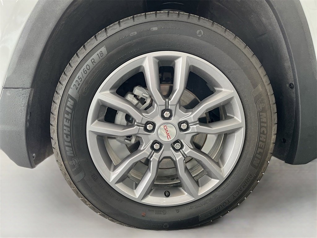 Used 2024 GMC Terrain SLT w/ LPO, Floor Liner Package image 29