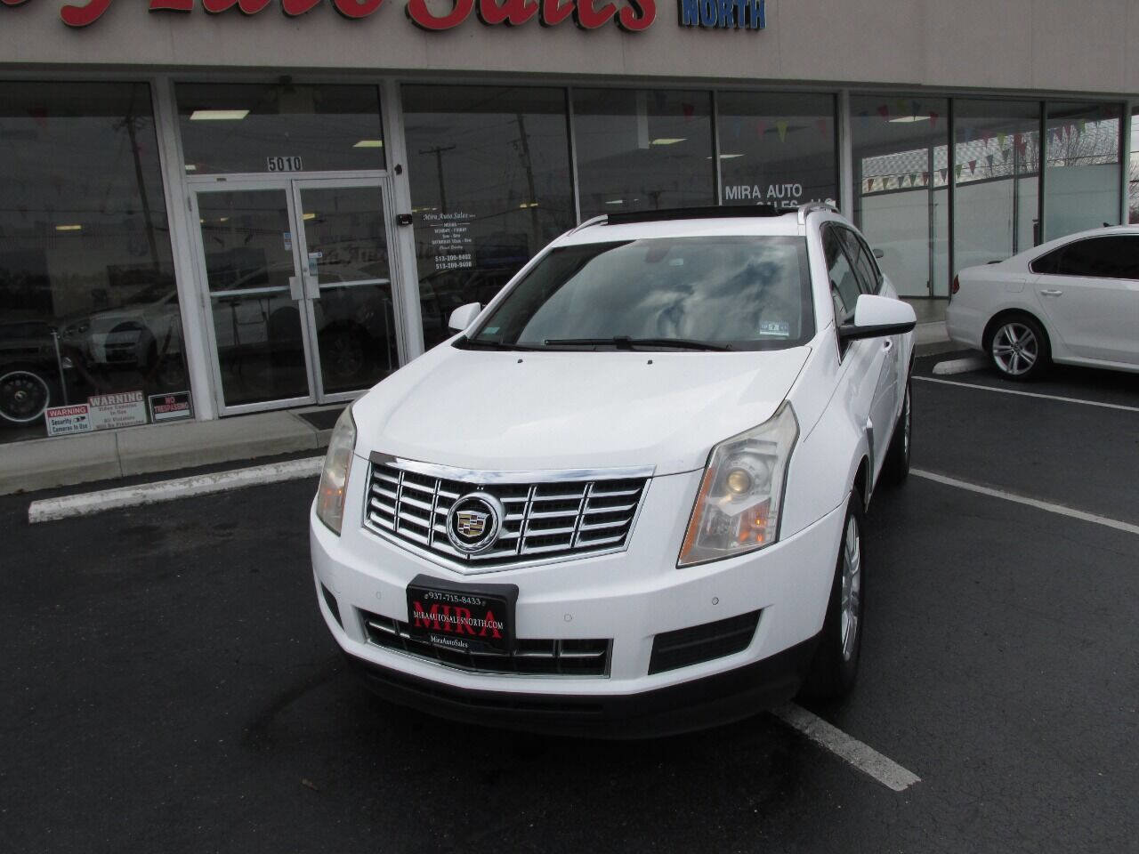 Used 2014 Cadillac SRX Luxury image 2