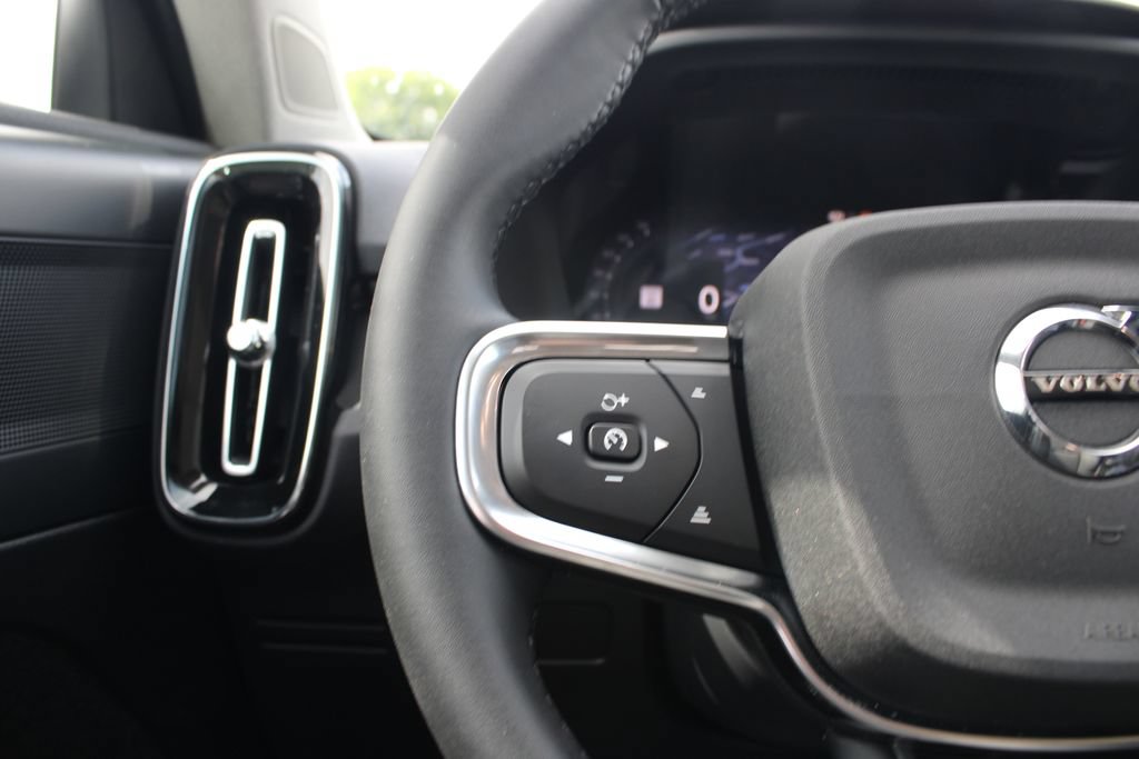 Used 2026 Volvo XC40 B5 Plus w/ Protection Package Premier AWD/4WD image 17