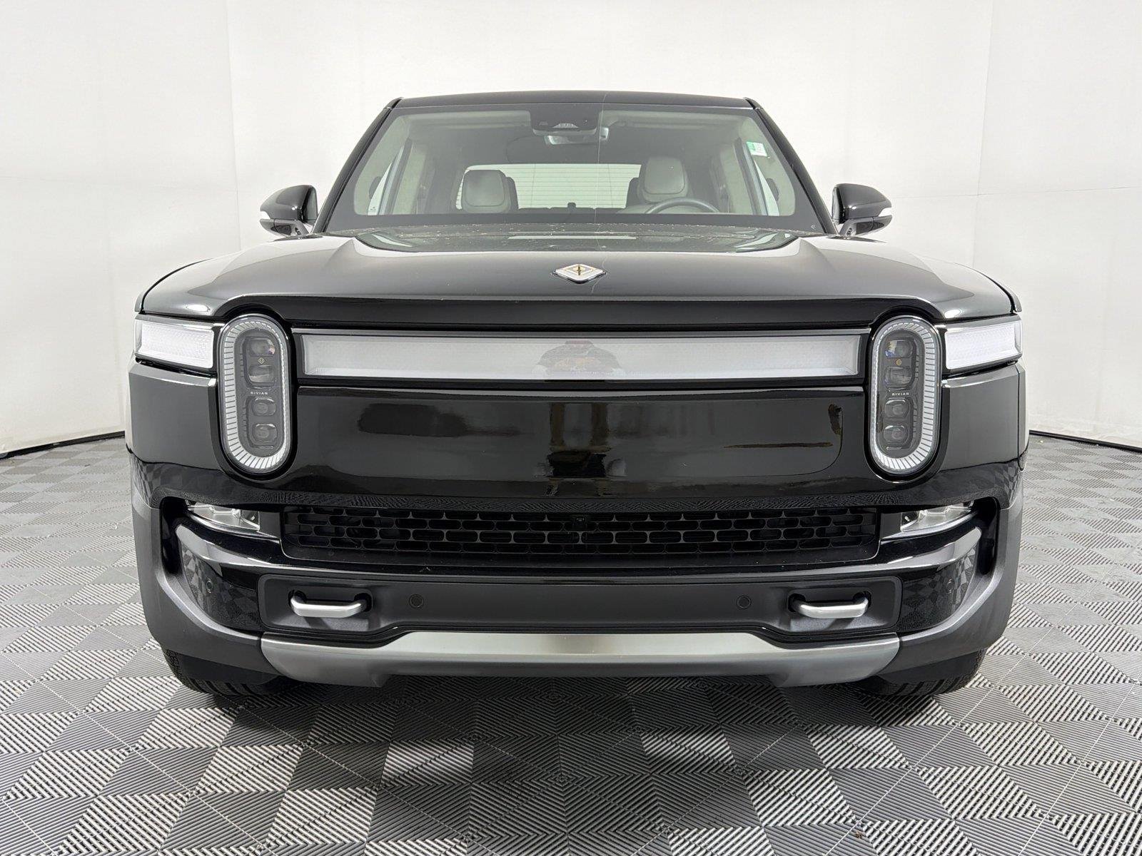 Used 2022 Rivian R1T Adventure AWD/4WD image 2