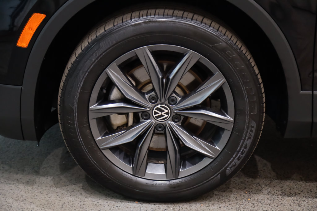 Used 2022 Volkswagen Tiguan SE FWD image 9
