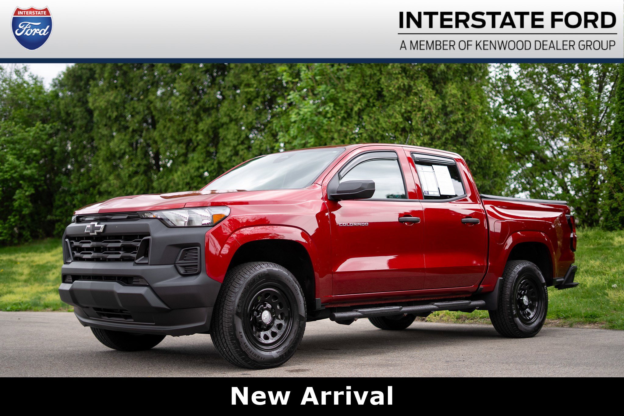 Used 2025 Chevrolet Colorado W/T w/ Advanced Trailering Package image 1