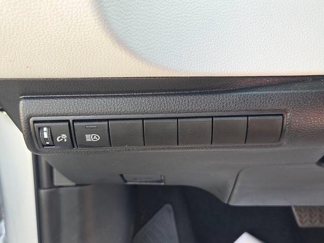 Used 2026 Toyota Corolla SE FWD image 27