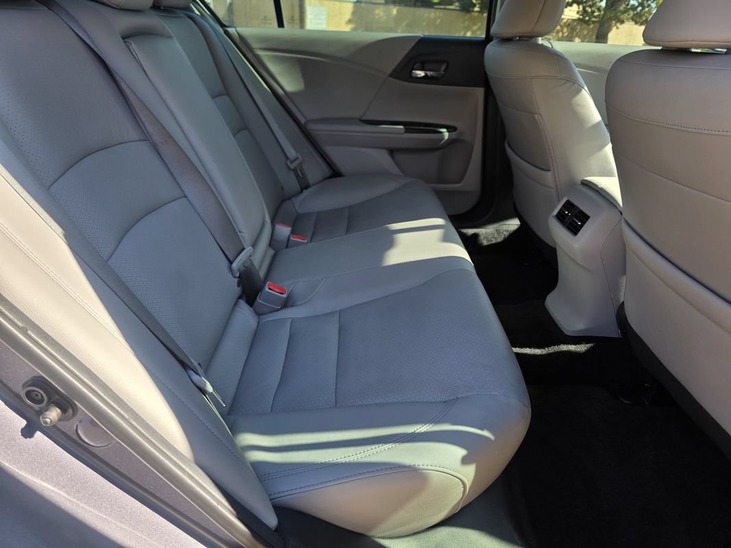 Used 2017 Honda Accord EX-L image 19