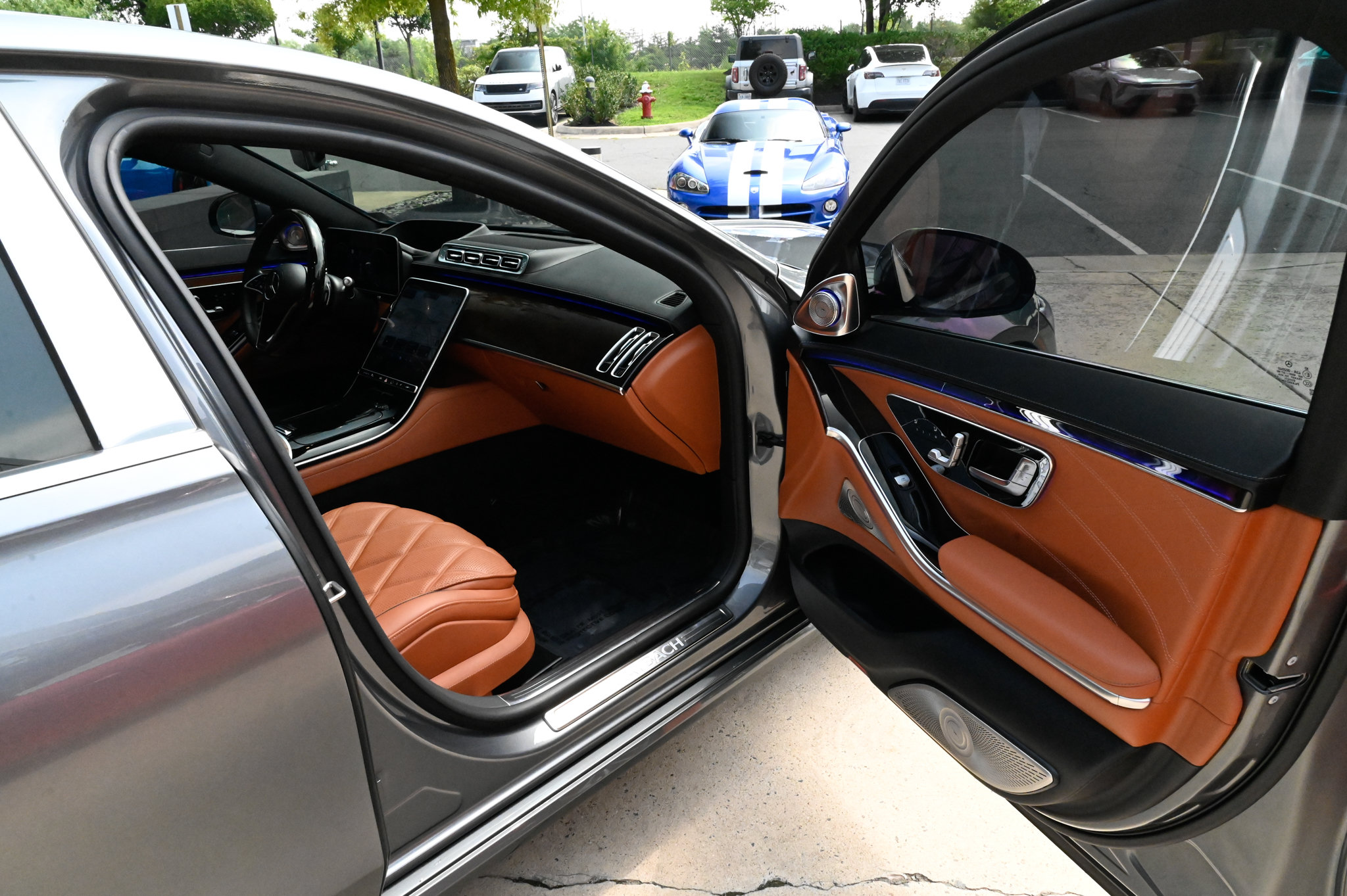 Used 2023 Mercedes-Benz Maybach S 680 4MATIC w/ Manufaktur Leather Package image 61