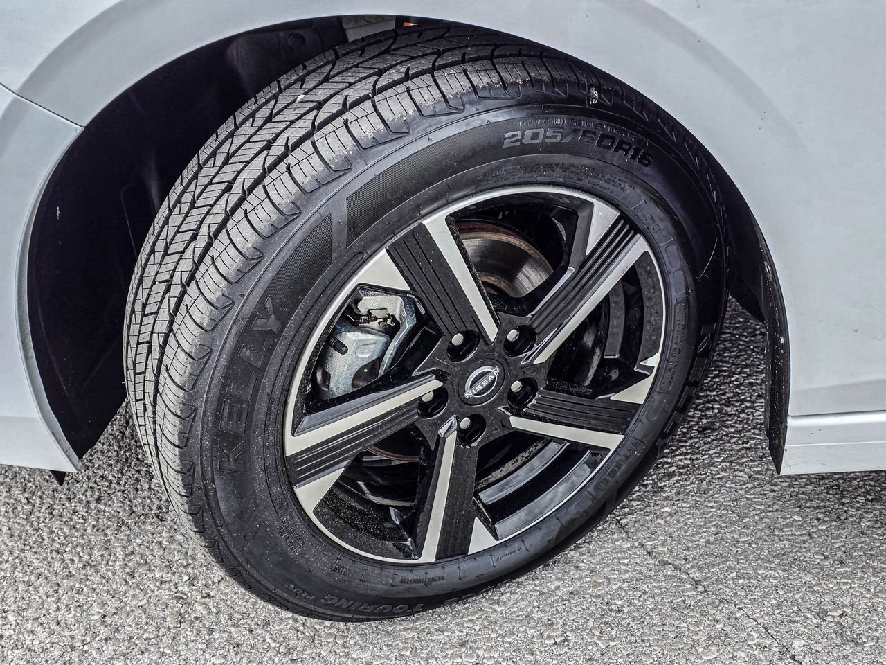 Used 2025 Nissan Sentra SV image 11