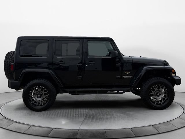 Used 2011 Jeep Wrangler Unlimited Sahara w/ Connectivity Group AWD/4WD image 2