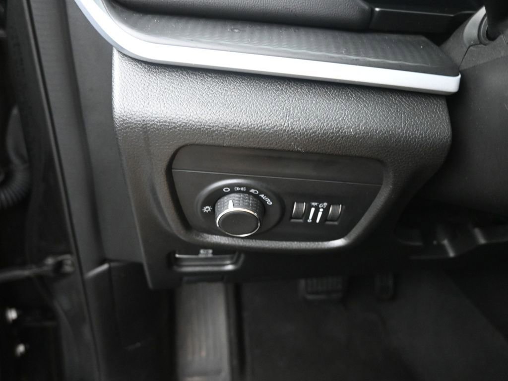 Used 2024 Jeep Grand Cherokee L Laredo AWD/4WD image 35
